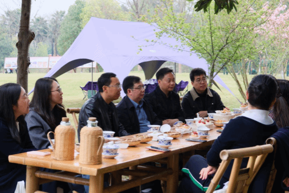 公司党委书记饶远林带队赴眉山市开展“访企拓岗”促就业专项行动